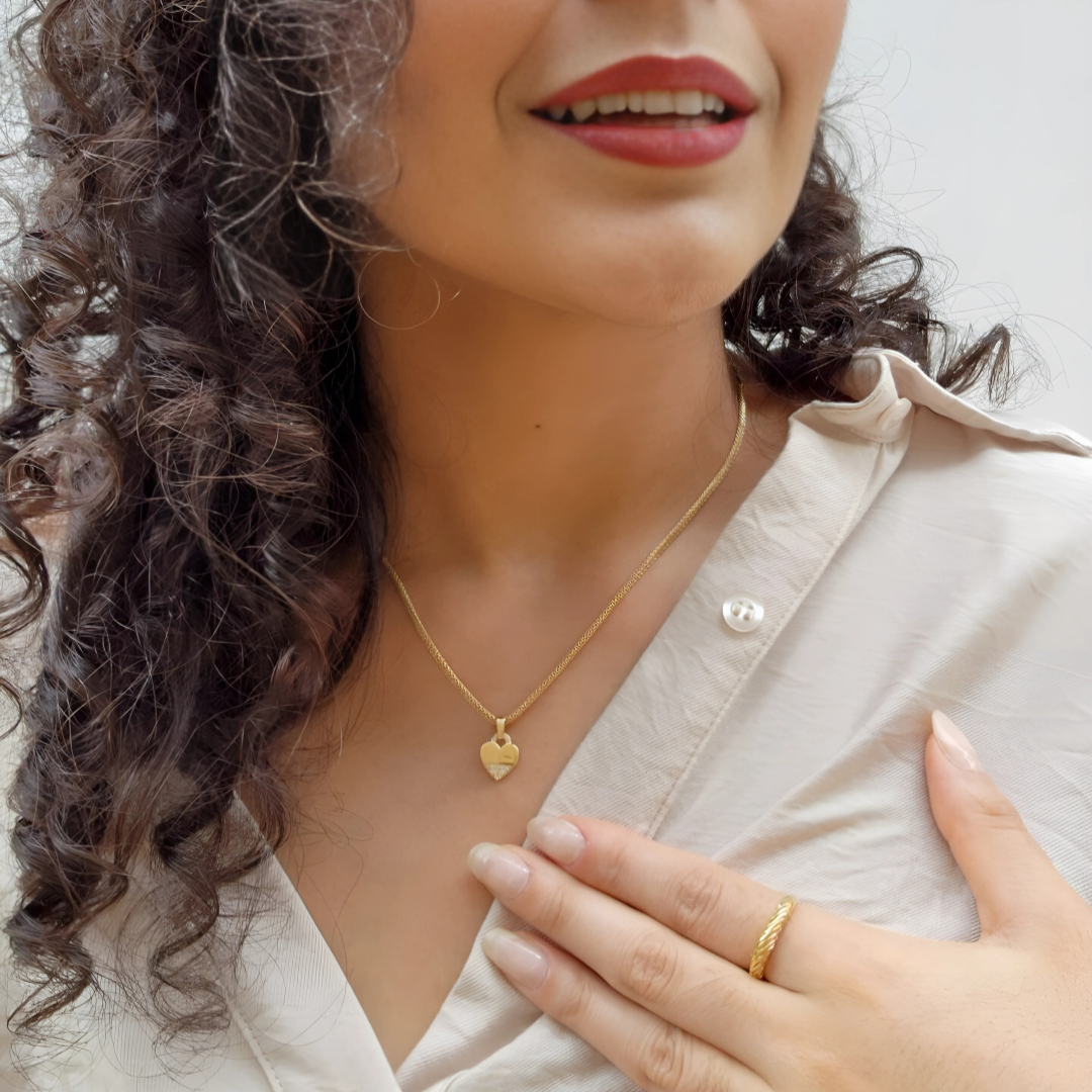 Colar Malha com Pingente Coração - Banho de Ouro 18k