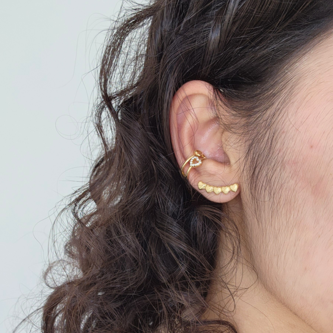 Brinco Ear Cuff Corações - Banho de Ouro 18k