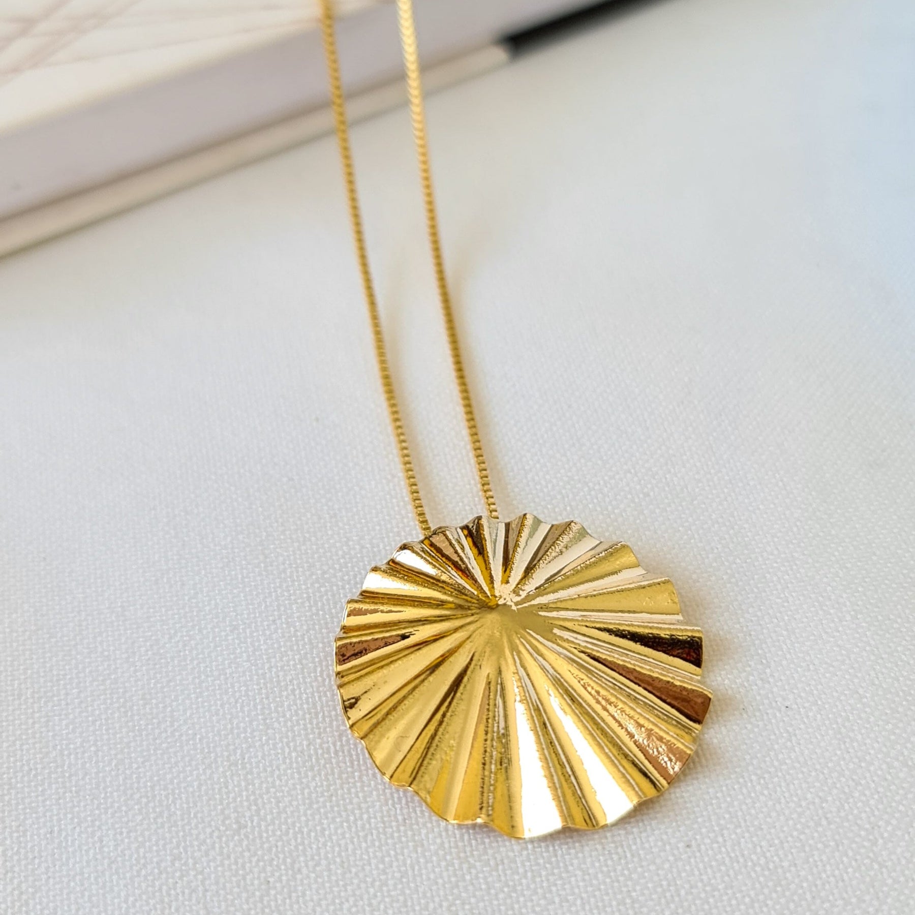 Colar Pingente Orgânico - Banho de Ouro 18k