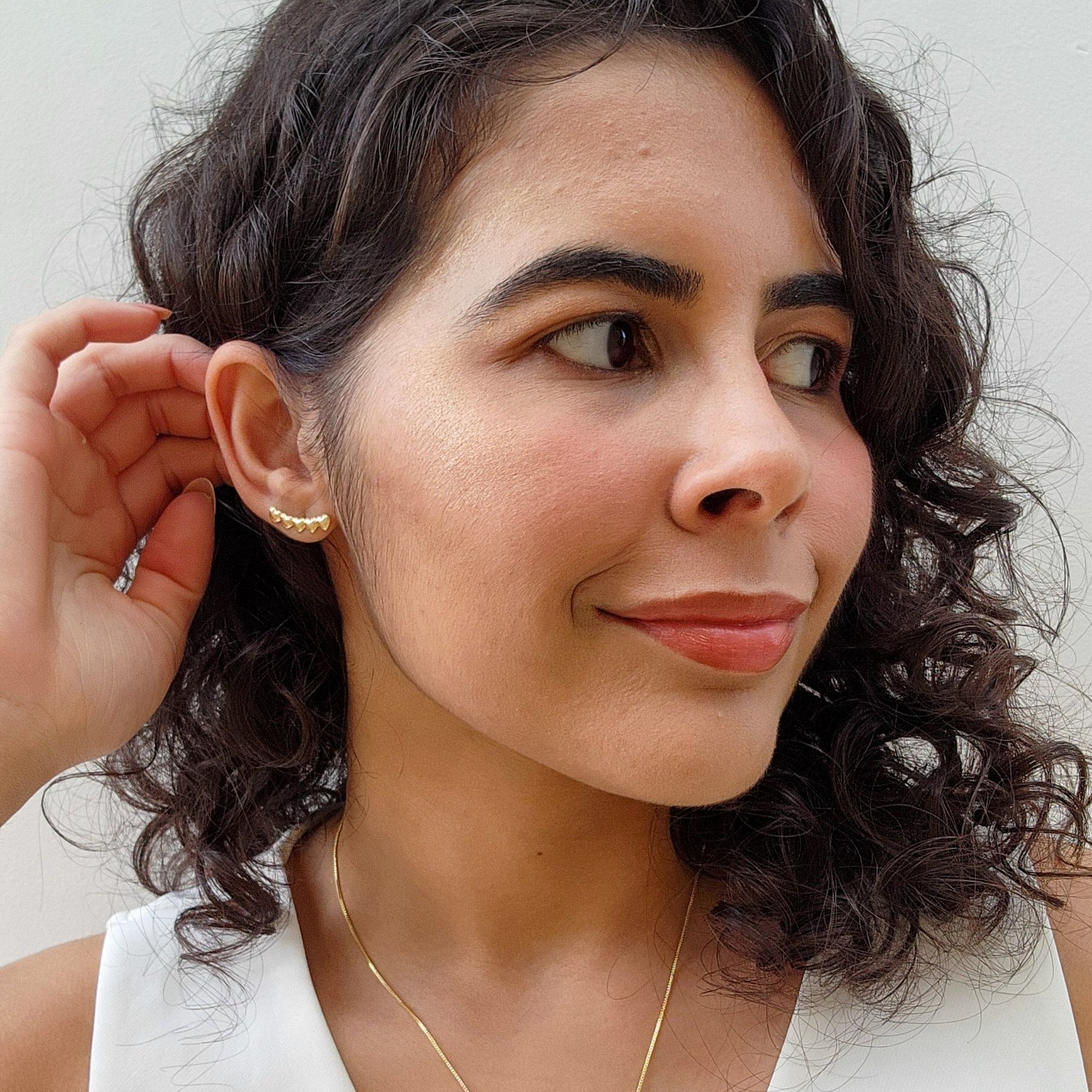 Brinco Ear Cuff Corações - Banho de Ouro 18k