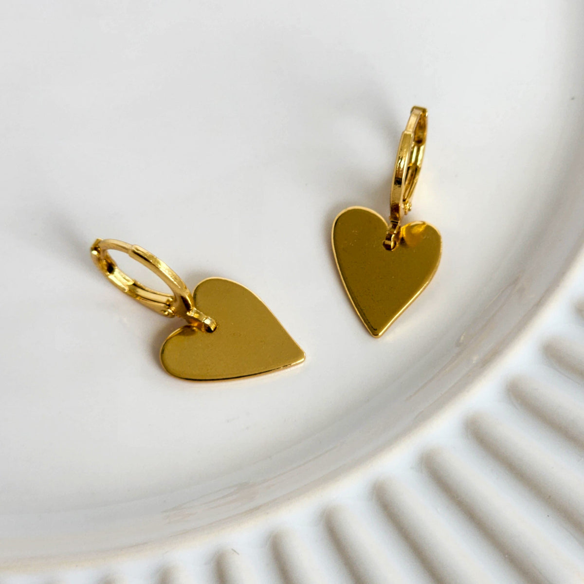 Brinco Argola Coração Liso - Banho de Ouro 18k