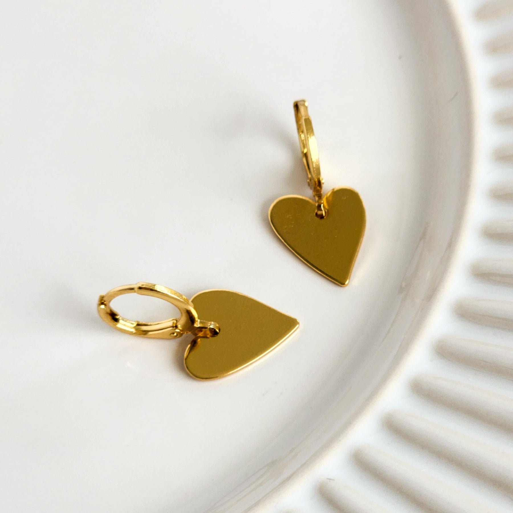 Brinco Argola Coração Liso - Banho de Ouro 18k