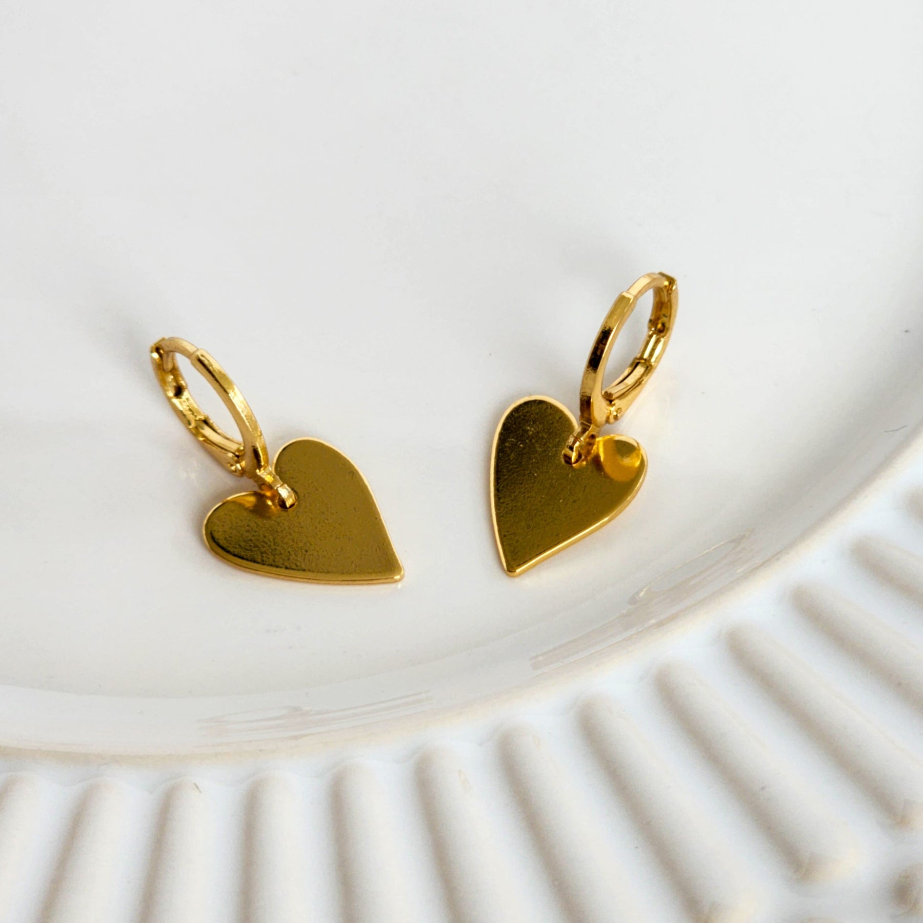 Brinco Argola Coração Liso - Banho de Ouro 18k