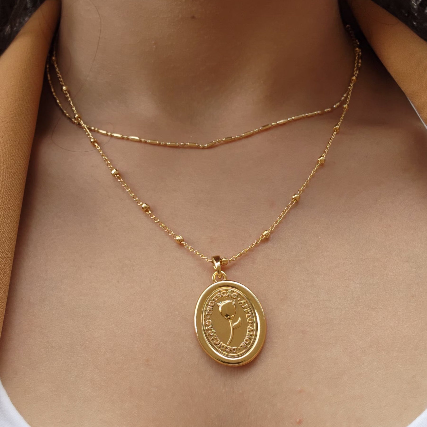 Colar Medalha Flor Dupla Face - Banho de Ouro 18k