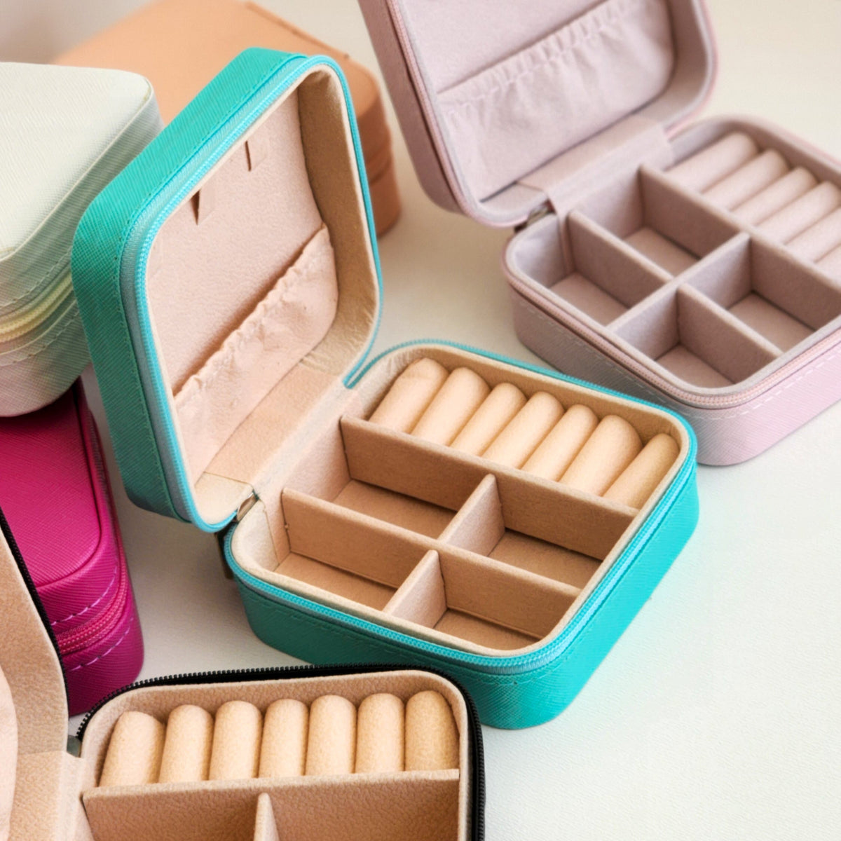 (BRINDE) Porta Joias Compacto para bolsa e viagem