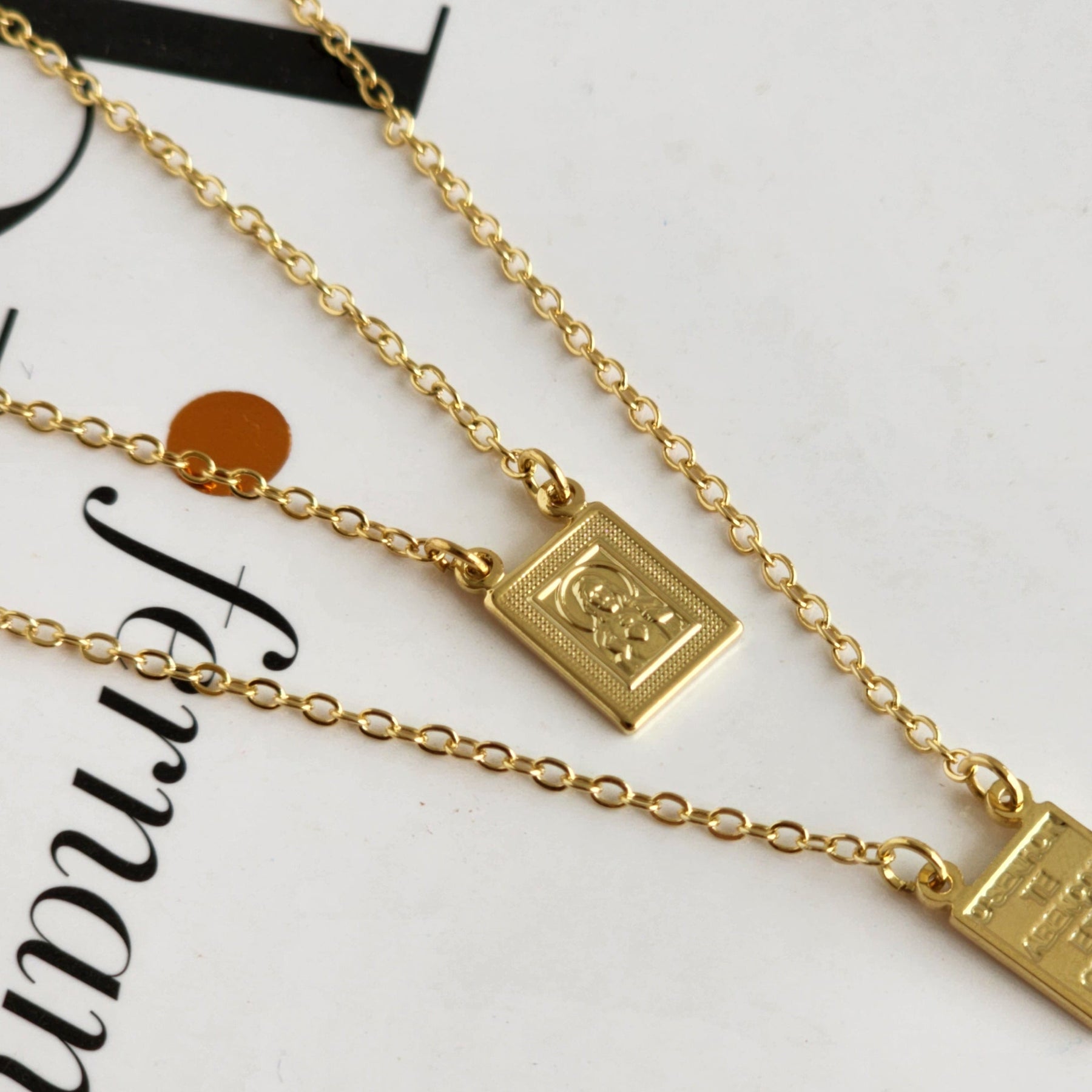 Colar Escapulário Mini Medalha Jesus Cristo - Banho de Ouro 18k