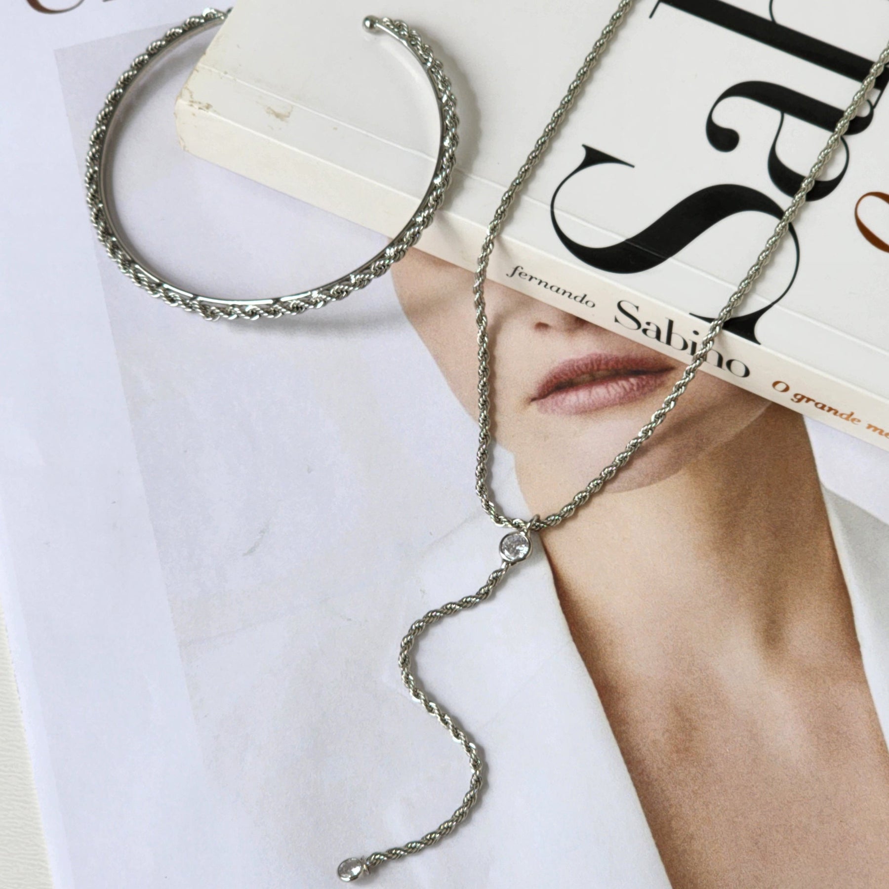 Kit Colar Gravatinha Cordão Baiano + Bracelete Cordão Baiano - Banho de Ródio Branco