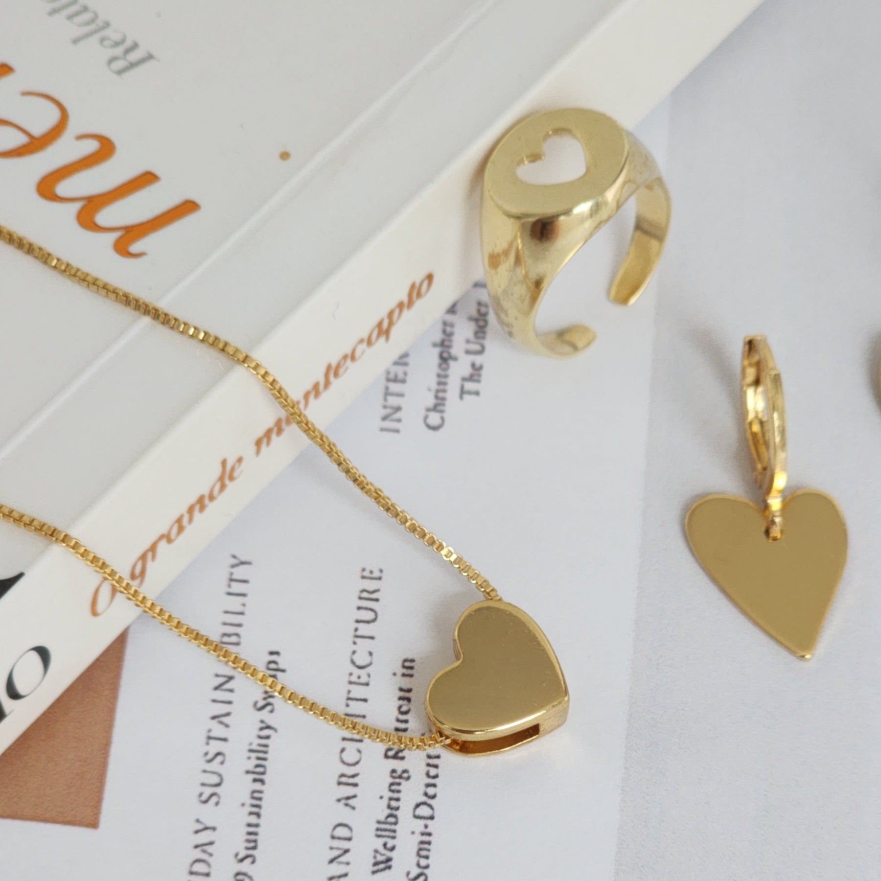 Kit Colar + Brinco Argola + Anel de Dedinho Regulável Coração — Banho de Ouro 18k