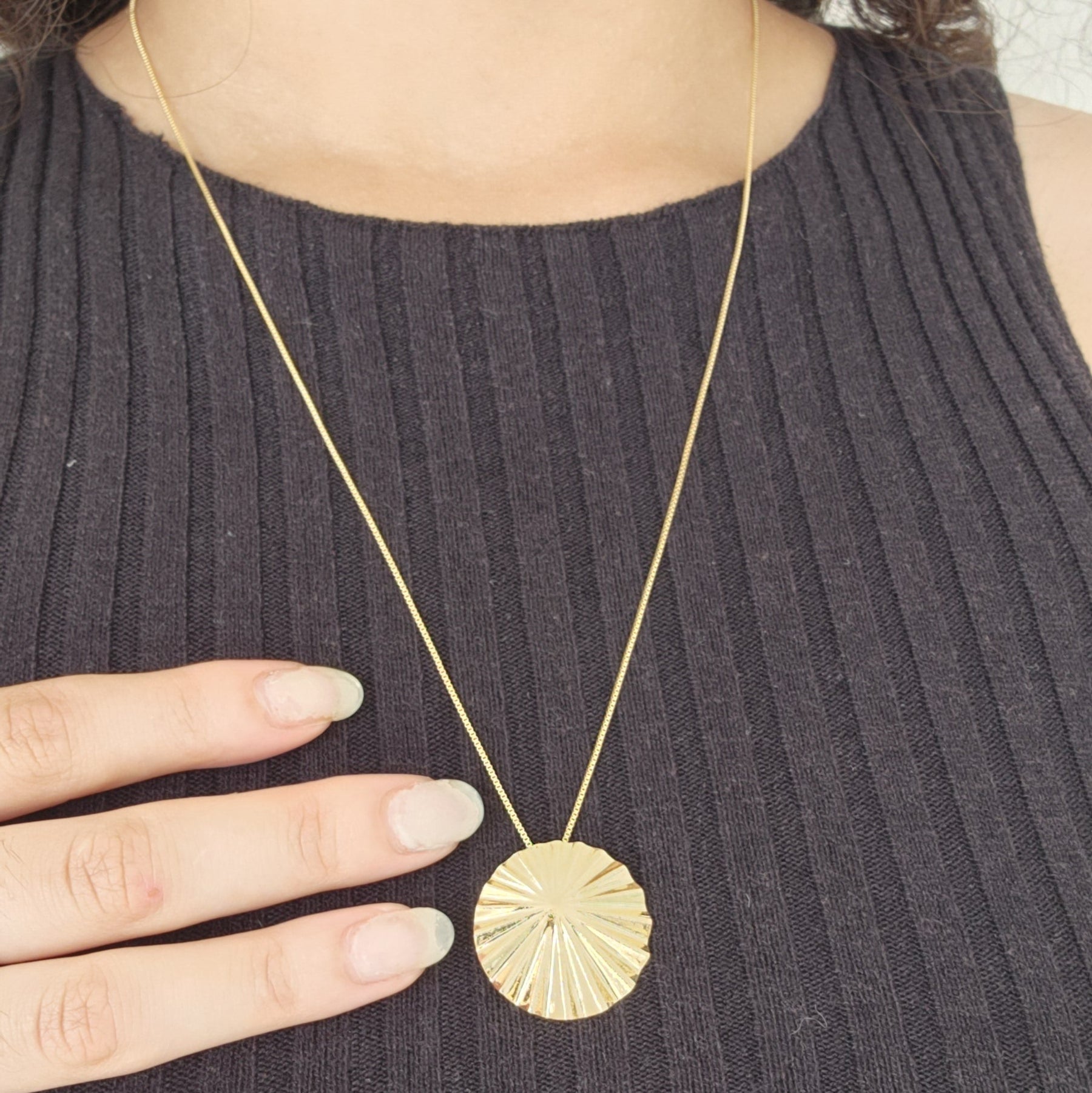 Kit Colar Orgânico + Brinco Argola Medalha Texturizada + Anel Croissant Regulável - Banho de Ouro 18k