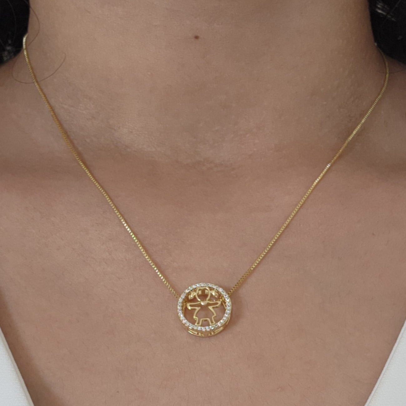 Colar Filhos Menina Cravejado - Banho de Ouro 18k
