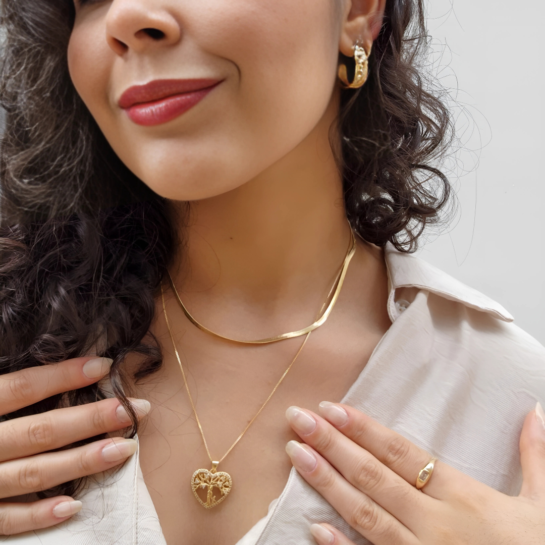 Colar Árvore da Vida Coração Cravejado - Banho de Ouro 18k