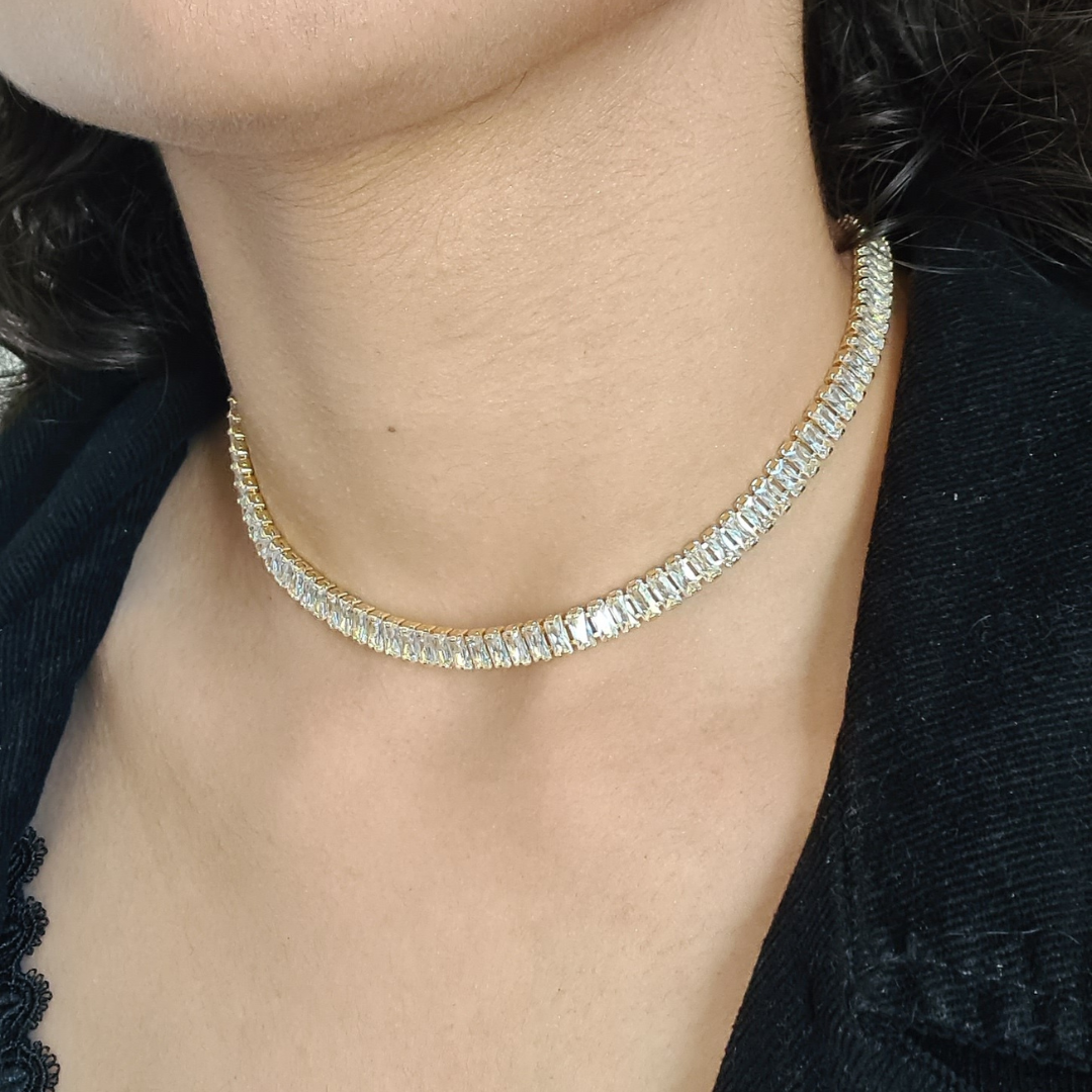 Choker Cravejada Zircônias Baguete - Banho de Ouro 18k