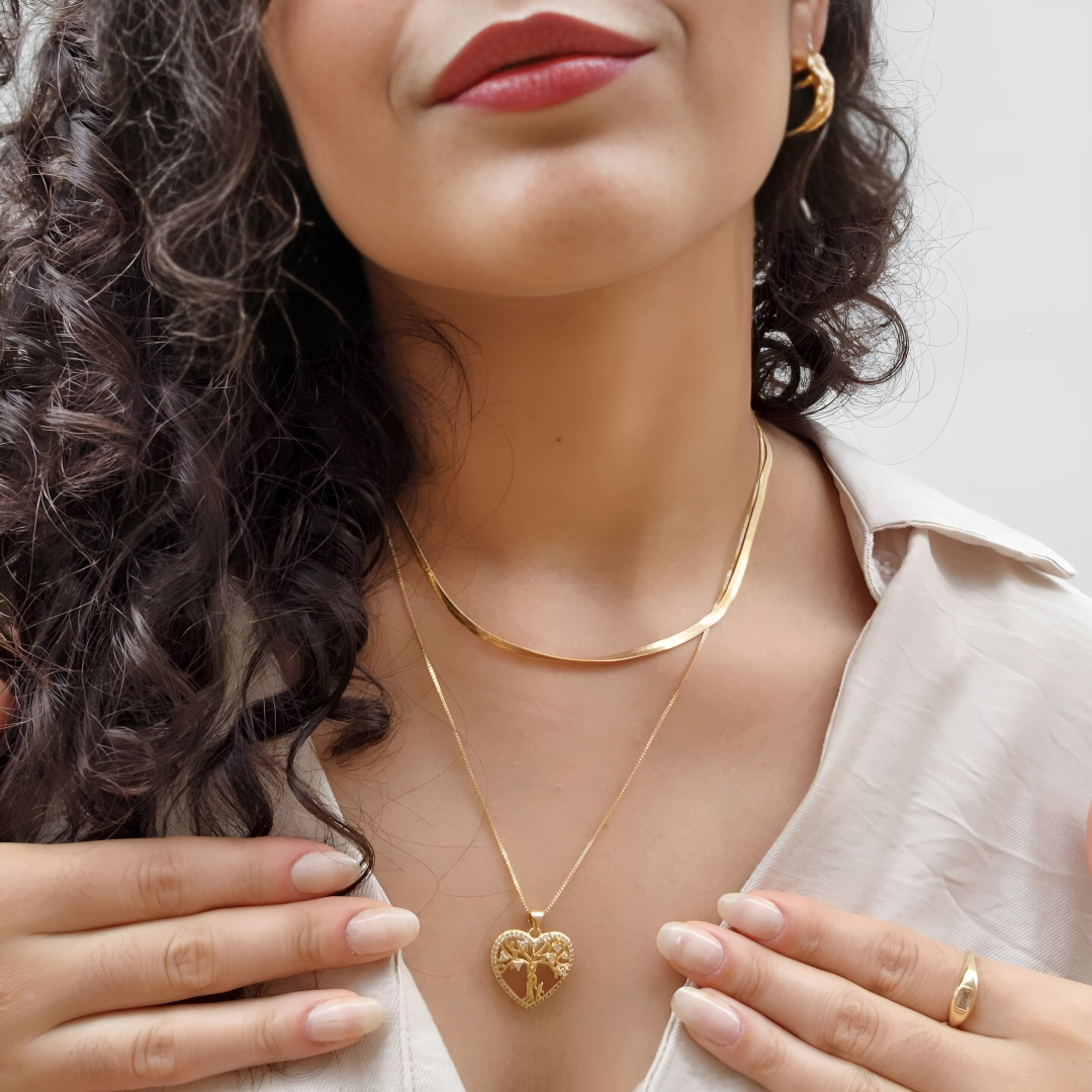 Colar Árvore da Vida Coração Cravejado - Banho de Ouro 18k
