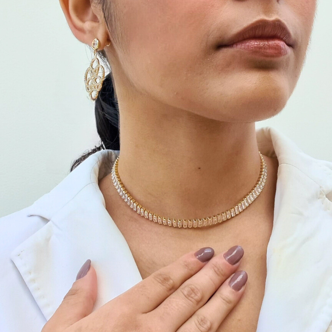 Choker Cravejada Zircônias Baguete - Banho de Ouro 18k