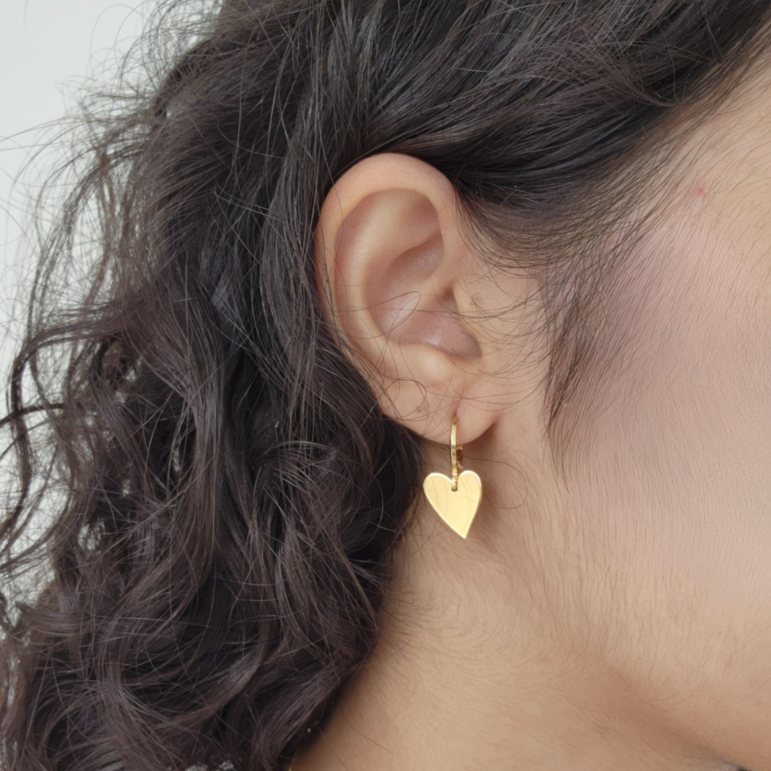 Kit Colar + Brinco Argola + Anel de Dedinho Regulável Coração — Banho de Ouro 18k