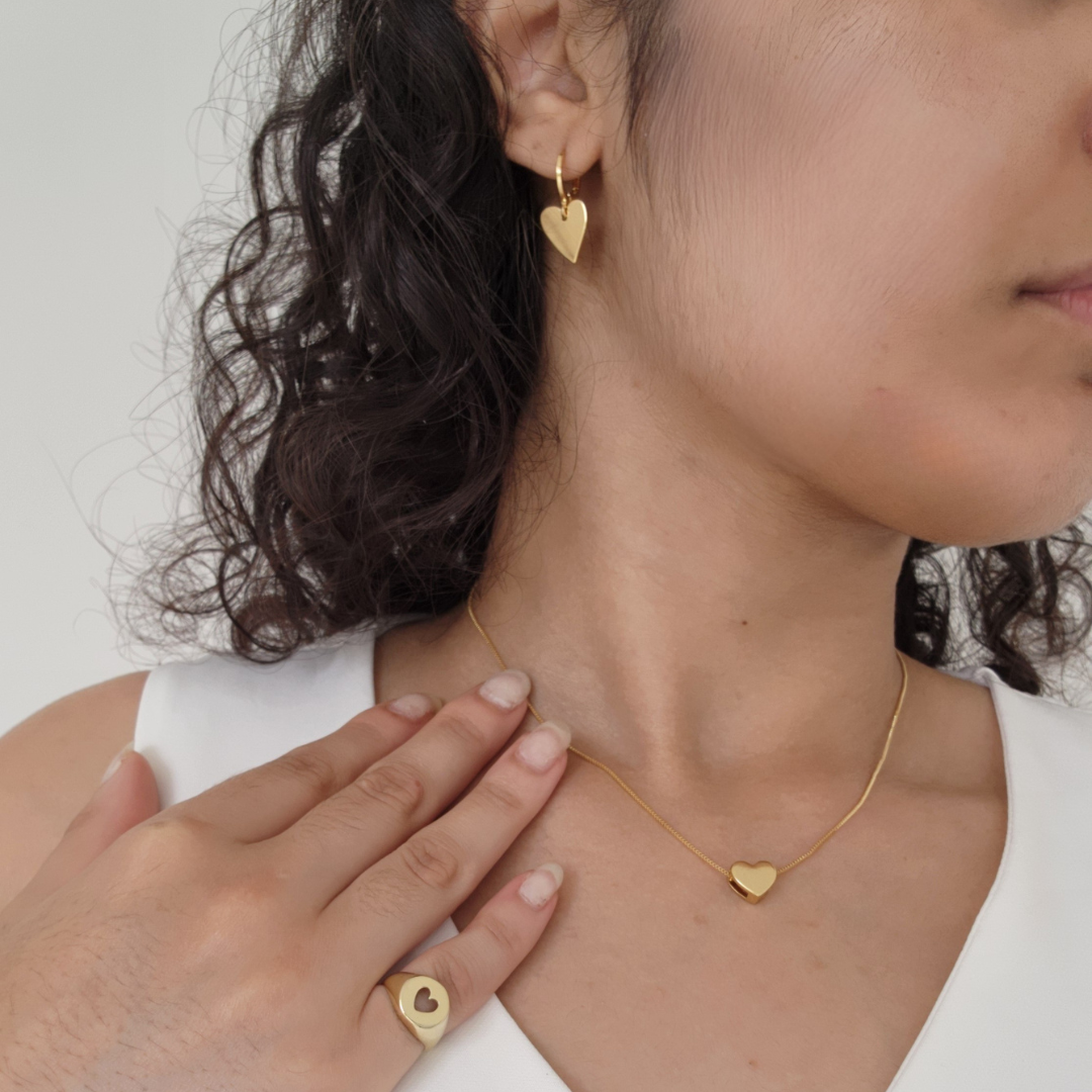 Kit Colar + Brinco Argola + Anel de Dedinho Regulável Coração — Banho de Ouro 18k