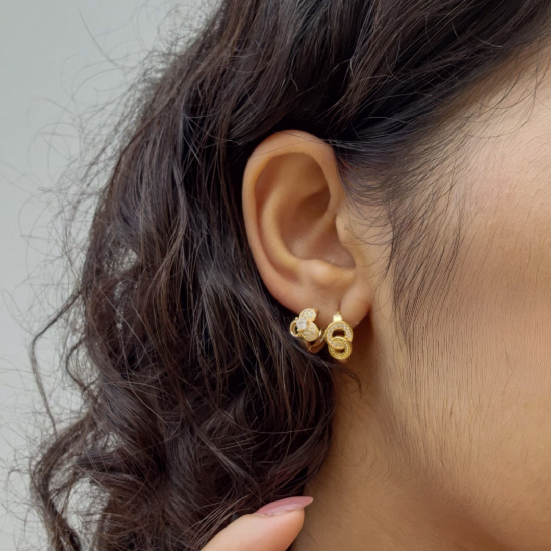 Brinco Argola Click Flor Cravejada Zircônias - Banho de Ouro 18k