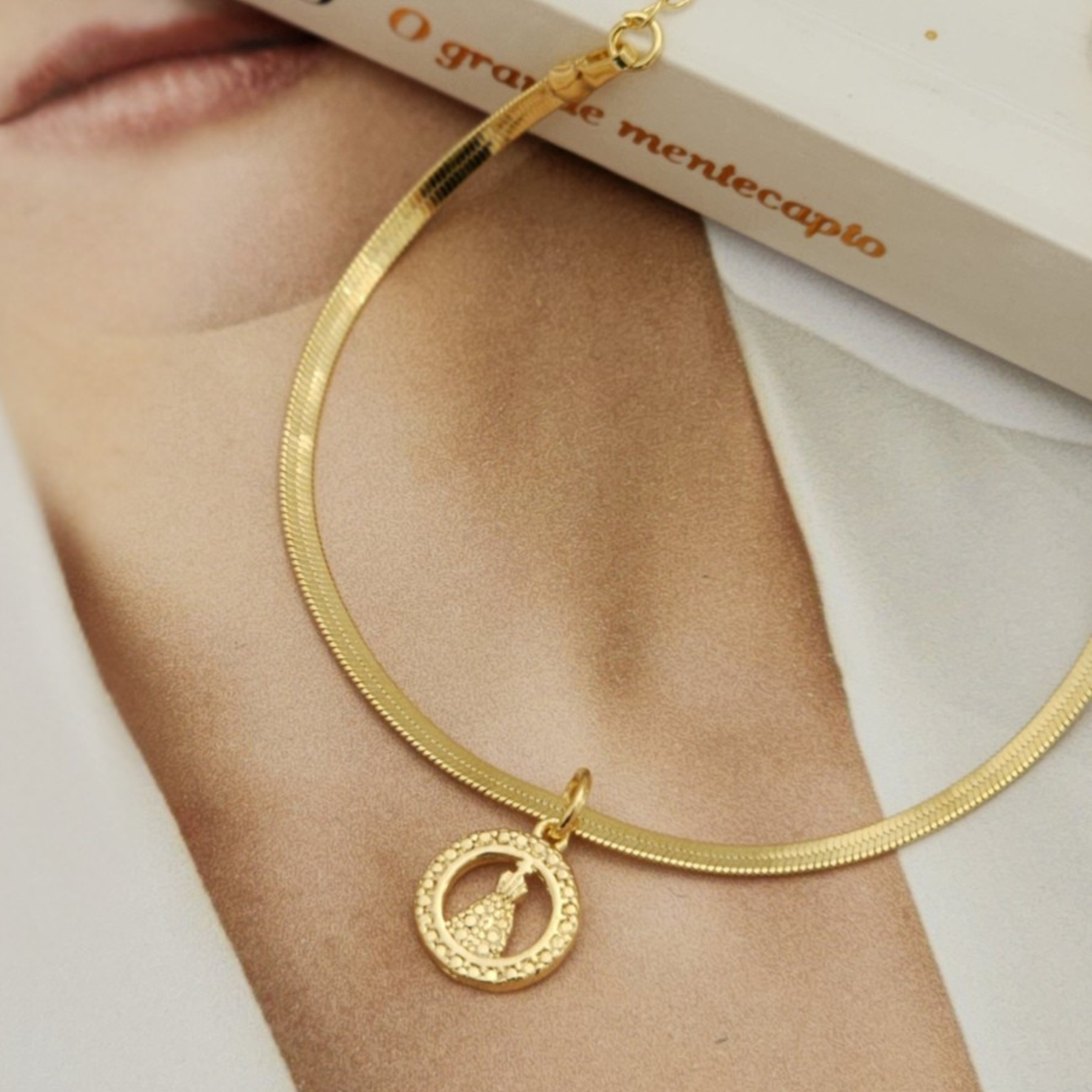 Pulseira Nossa Senhora Texturizada - Banho de Ouro 18k