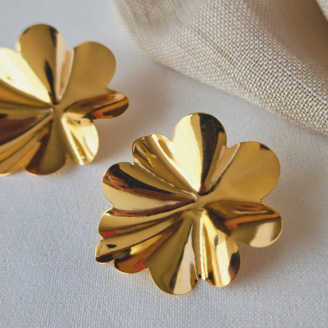 Brinco Orgânico Flor - Banho de Ouro 18k