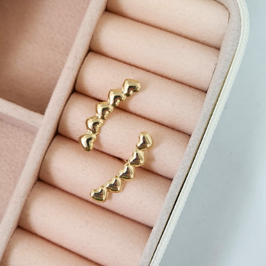 Brinco Ear Cuff Corações - Banho de Ouro 18k