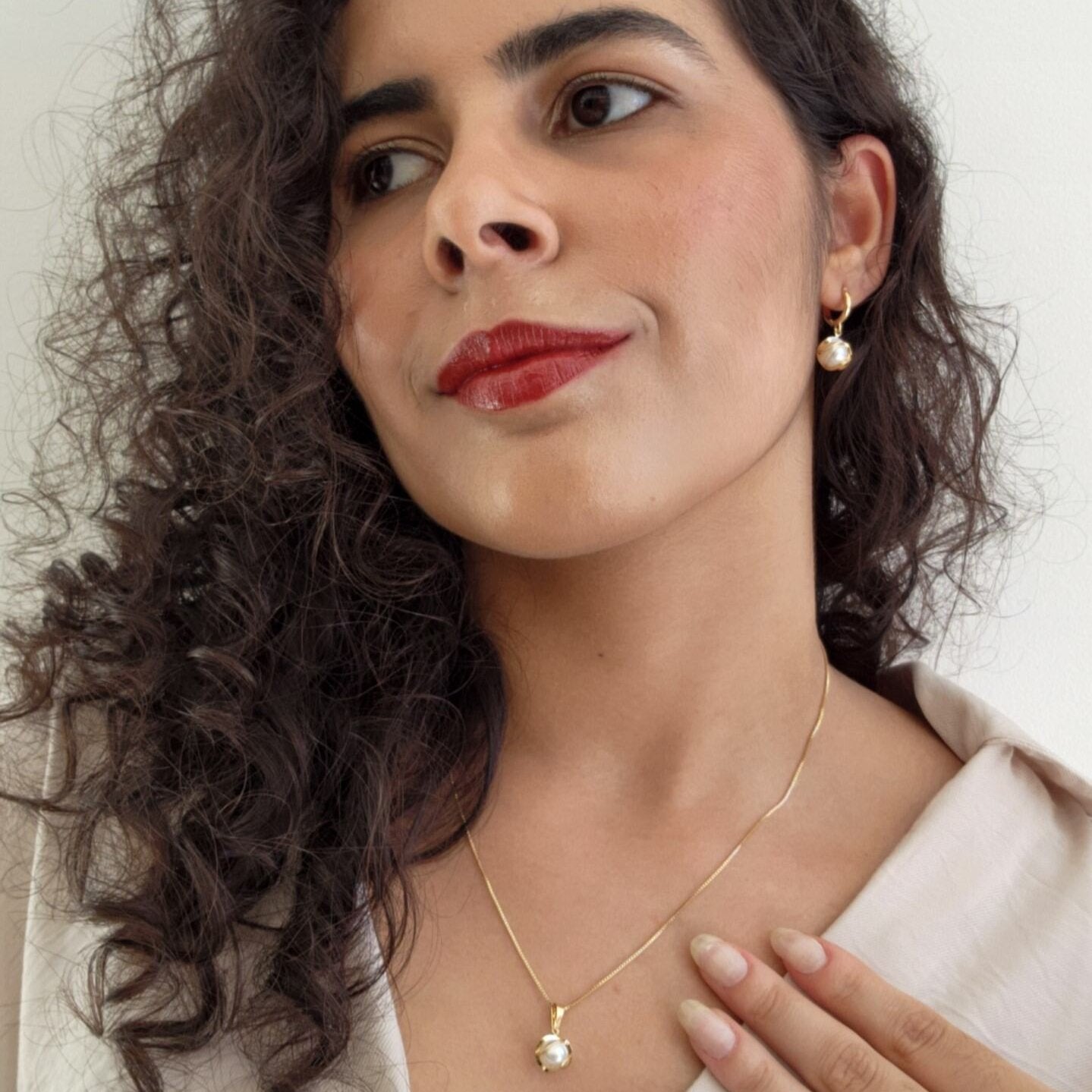 Conjunto Colar e Brinco Pérola Trabalhada - Banho de Ouro 18k