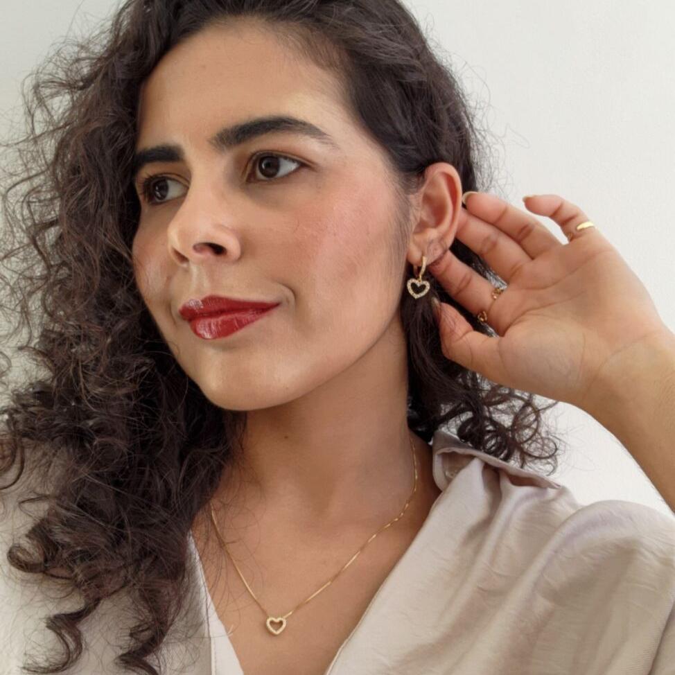 Conjunto Colar e Brinco Coração Vazado Cravejado - Banho de Ouro 18k