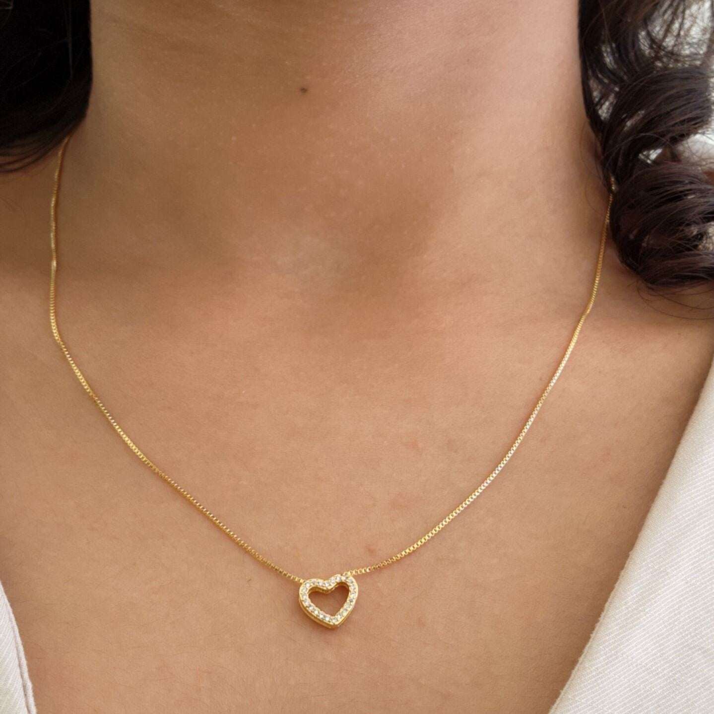 Conjunto Colar e Brinco Coração Vazado Cravejado - Banho de Ouro 18k