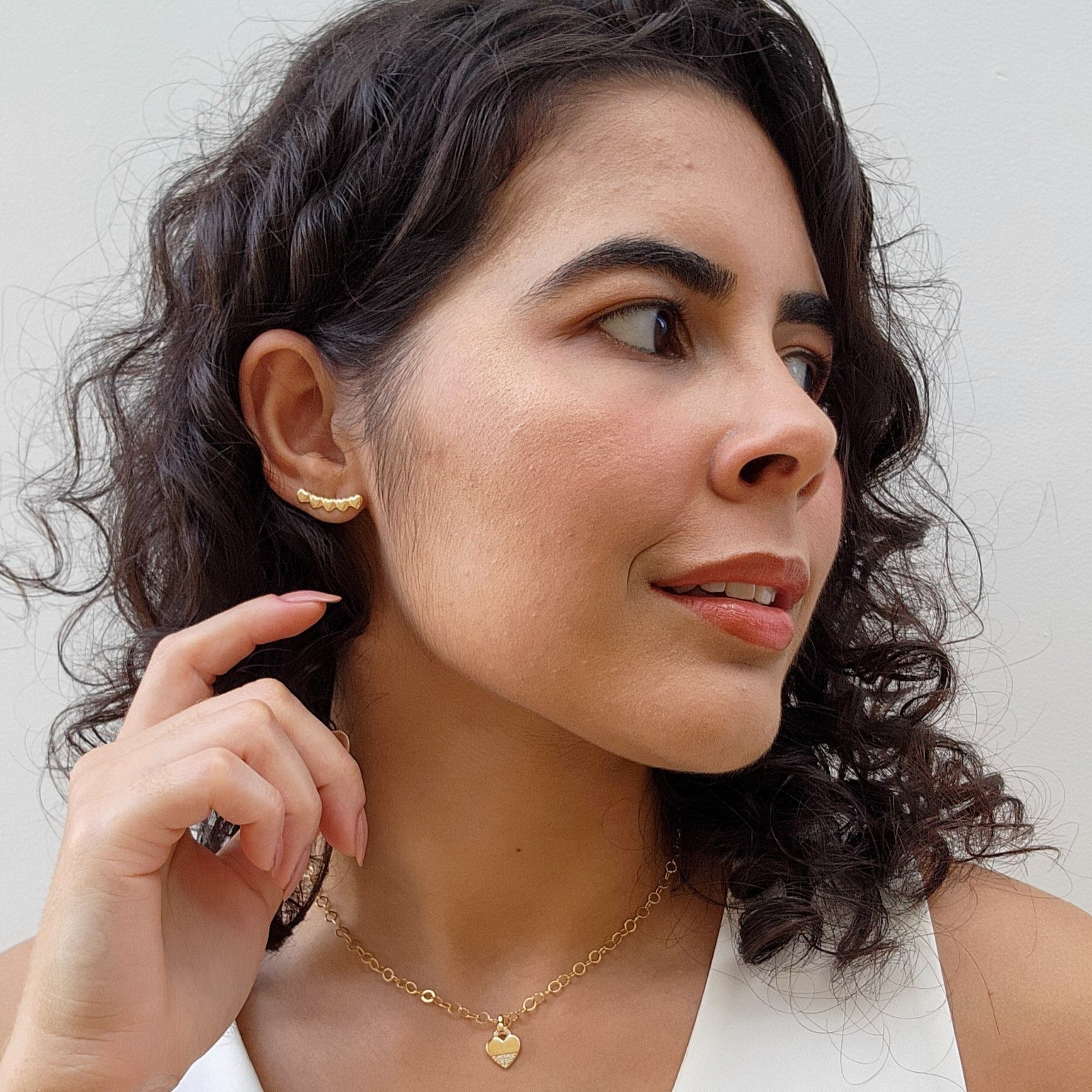 Brinco Ear Cuff Corações - Banho de Ouro 18k