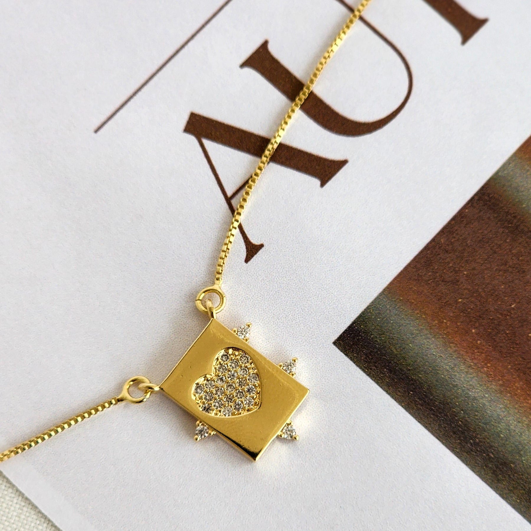 Colar Plaquinha Coração - Banho de Ouro 18k