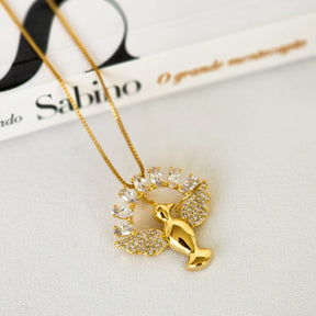 Colar Espírito Santo Pomba da Paz Cravejado - Banho de Ouro 18k