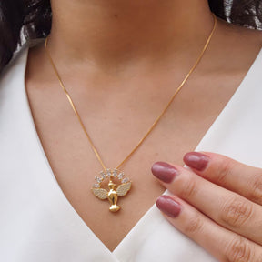 Colar Espírito Santo Pomba da Paz Cravejado - Banho de Ouro 18k