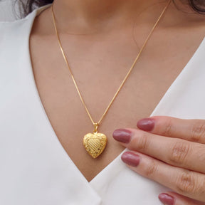 Colar Relicário Coração Personalizado - Banho de Ouro 18k