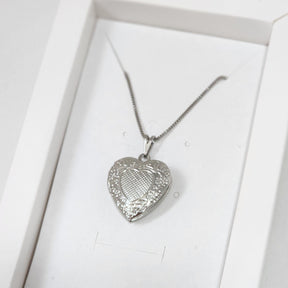 Colar Relicário Coração Personalizado - Banho de Ouro 18k ou Ródio Branco