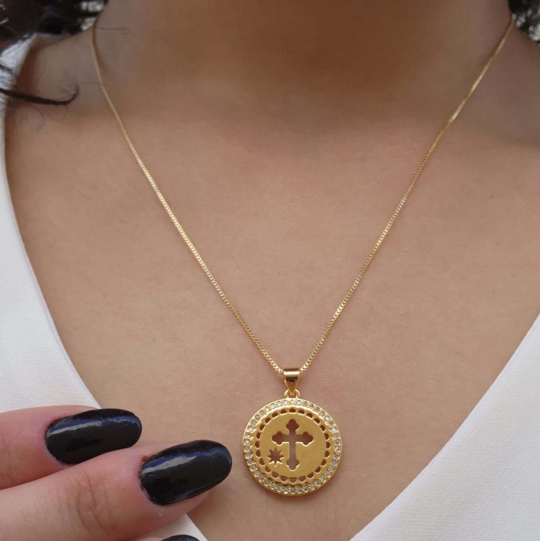 Colar Cruz Cravejado - Banho de Ouro 18k