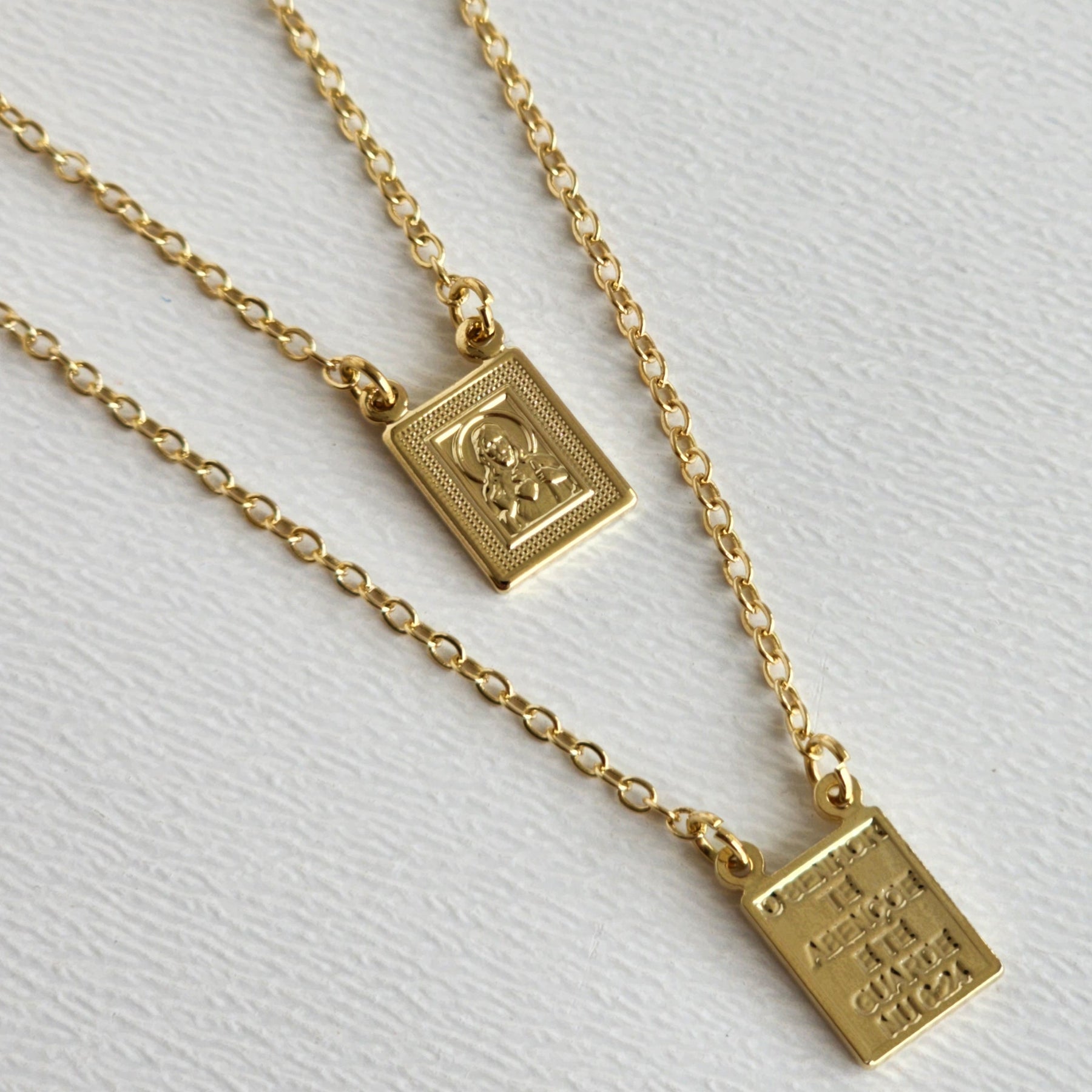 Colar Escapulário Mini Medalha Jesus Cristo - Banho de Ouro 18k