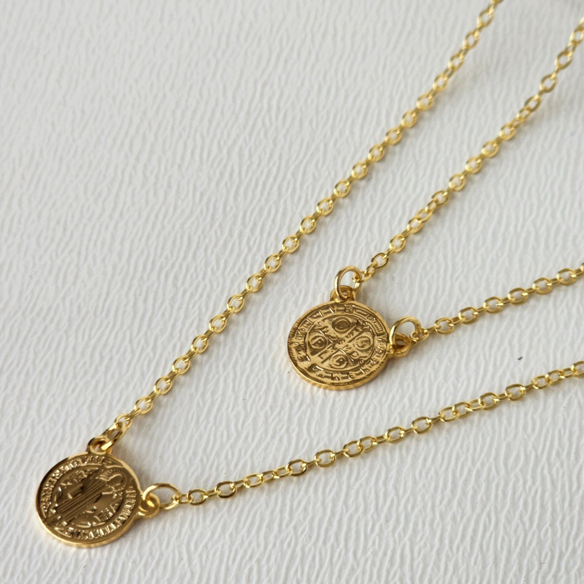 Colar Escapulário São Bento - Banho de Ouro 18k