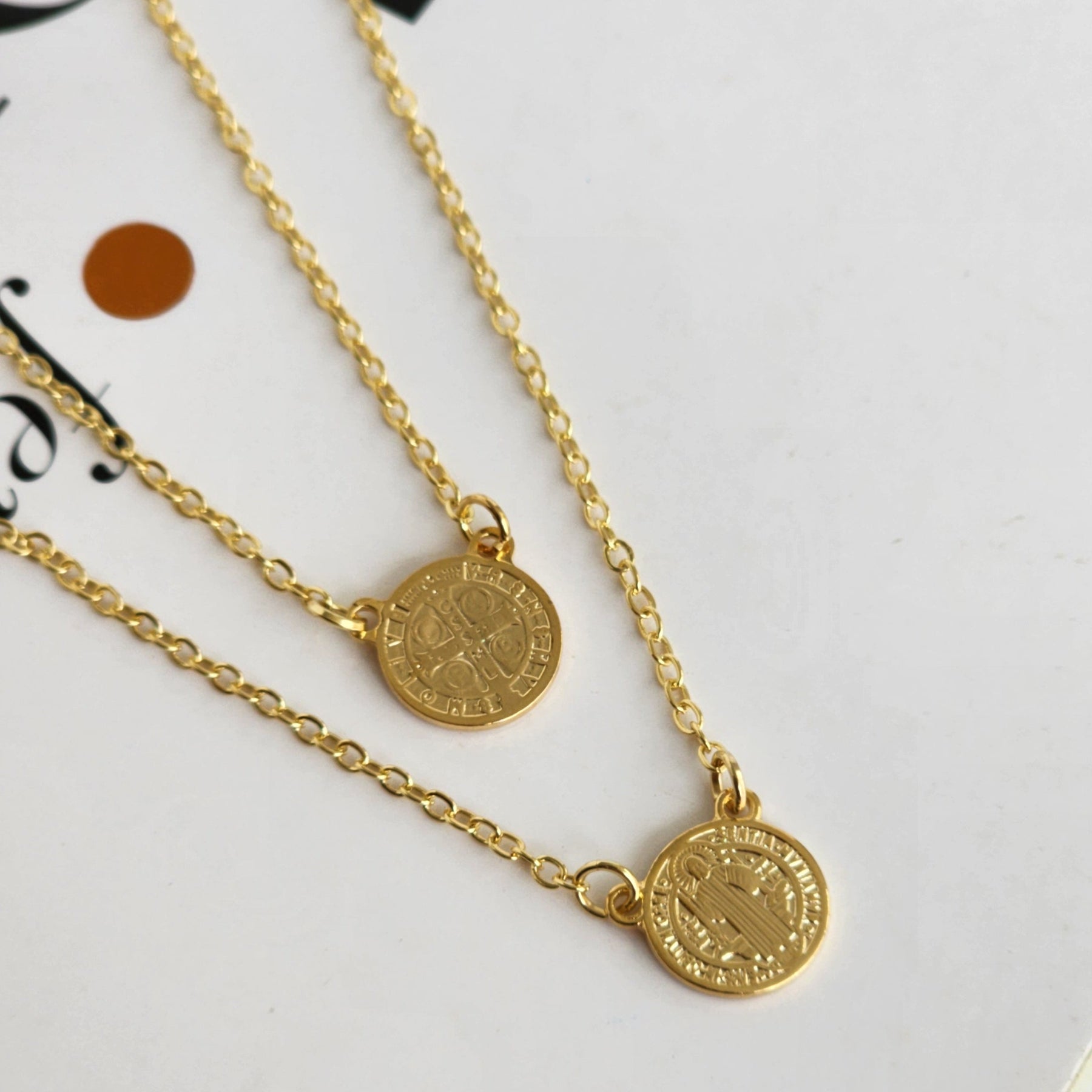 Colar Escapulário São Bento - Banho de Ouro 18k