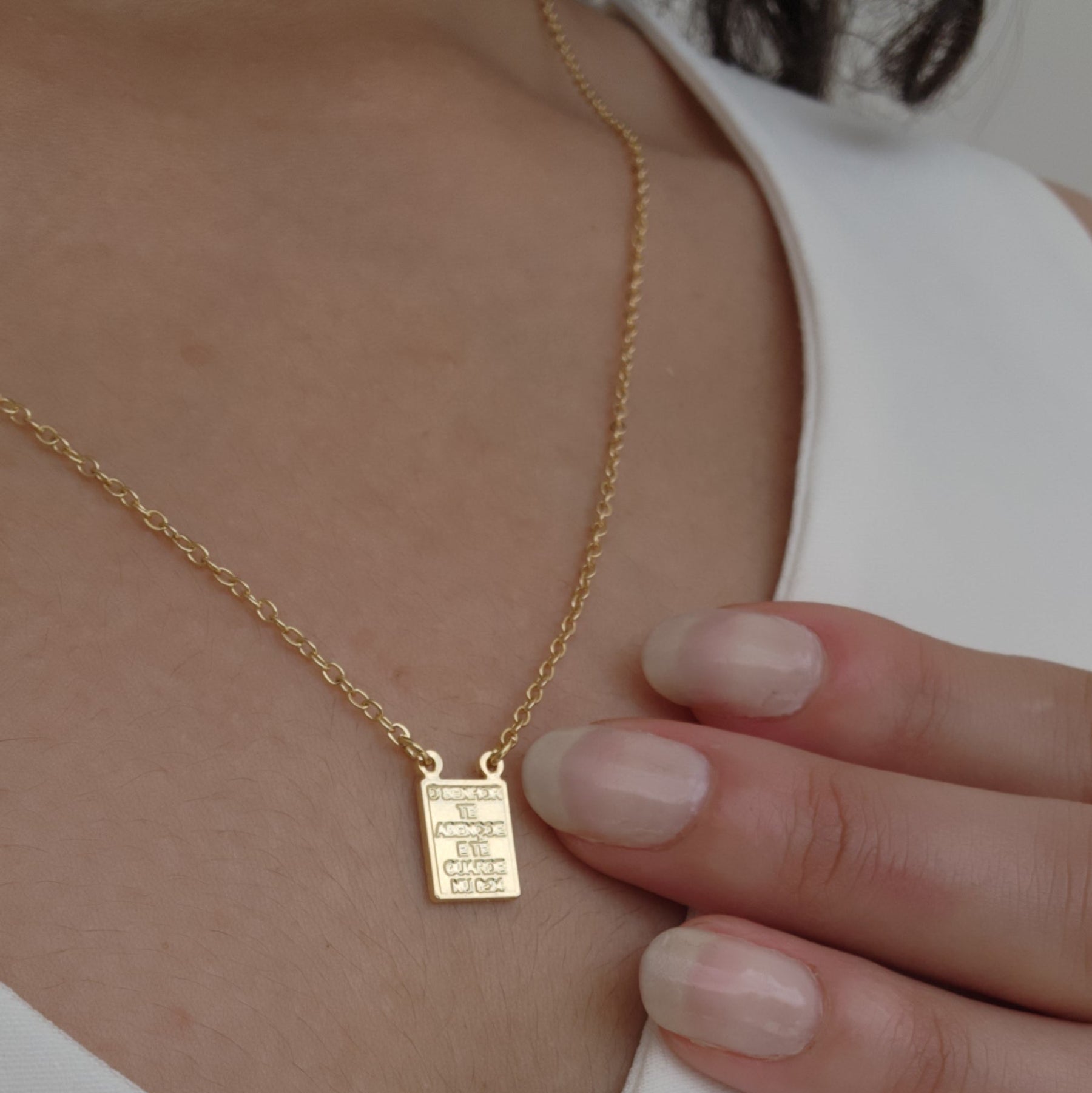 Colar Escapulário Mini Medalha Jesus Cristo - Banho de Ouro 18k