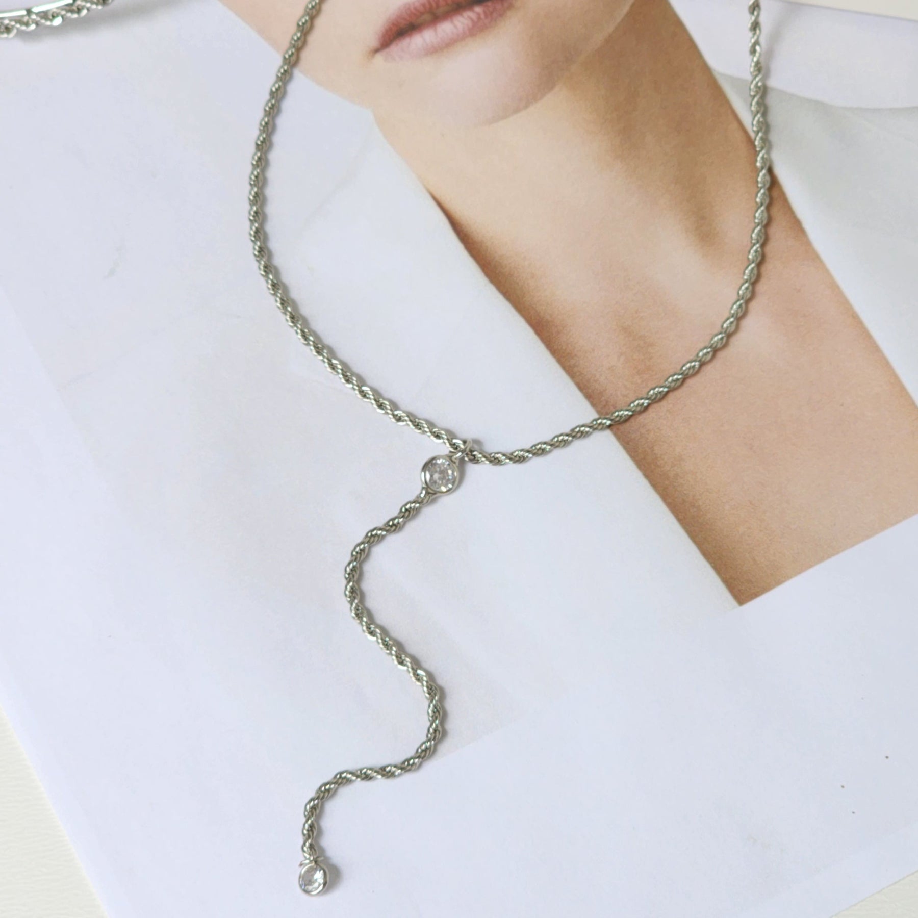 Kit Colar Gravatinha Cordão Baiano + Bracelete Cordão Baiano - Banho de Ródio Branco