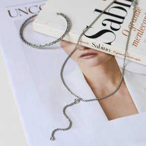 Kit Colar Gravatinha Cordão Baiano + Bracelete Cordão Baiano - Banho de Ródio Branco