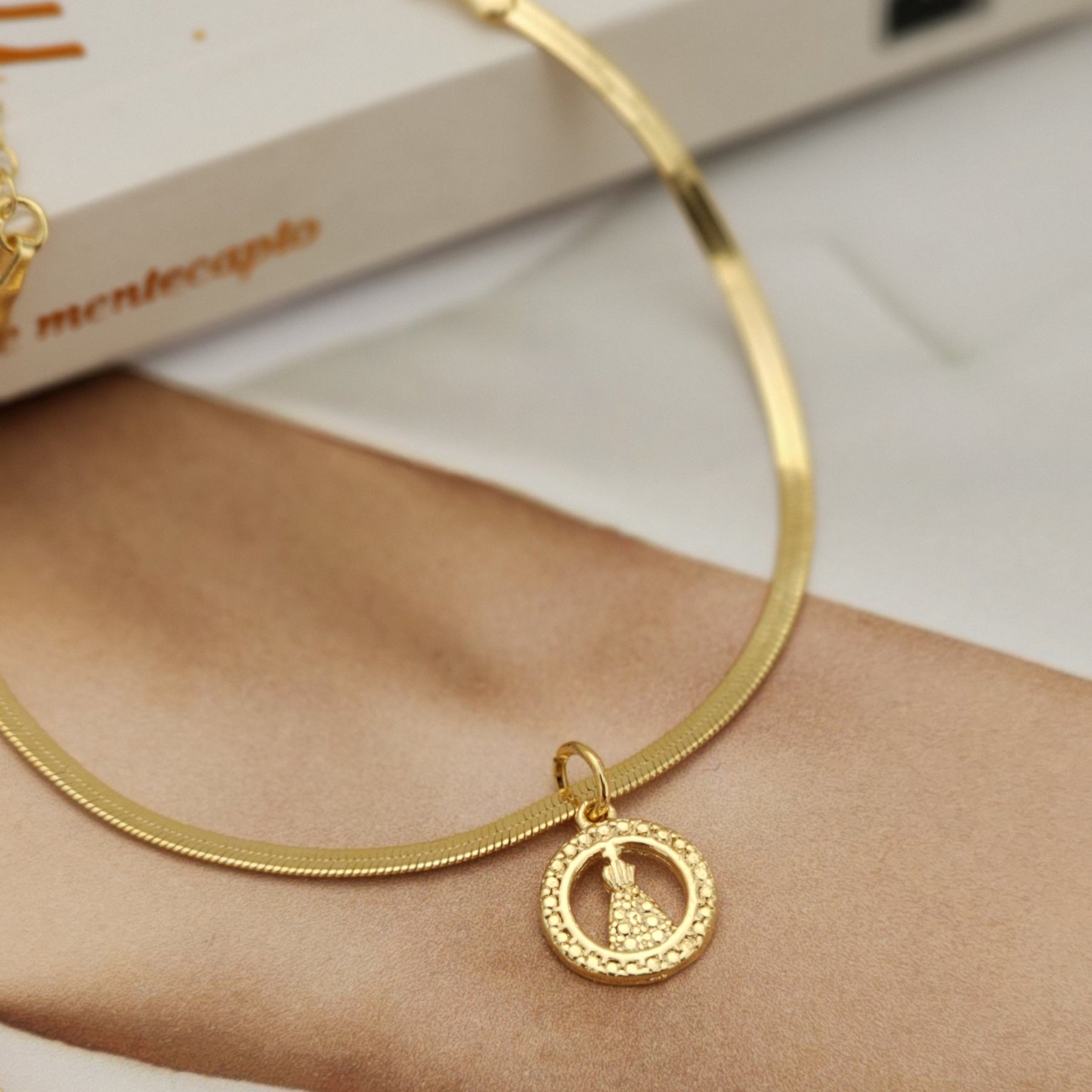 Pulseira Nossa Senhora Texturizada - Banho de Ouro 18k