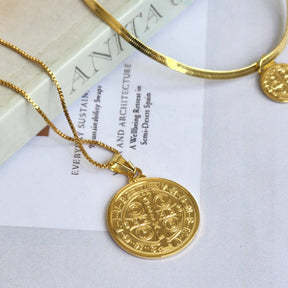 Kit Colar Medalha + Pulseira Fita São Bento - Banho de Ouro 18K