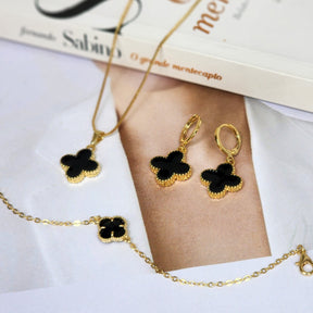 Kit Colar + Brinco Argola + Pulseira Trevo Resinado Preto - Banho de Ouro 18k