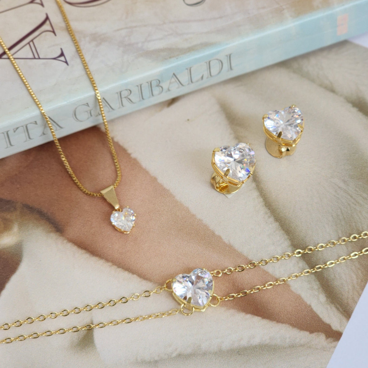 Kit Colar + Brinco + Pulseira Coração Ponto de Luz Zircônia Cristal - Banho de Ouro 18k
