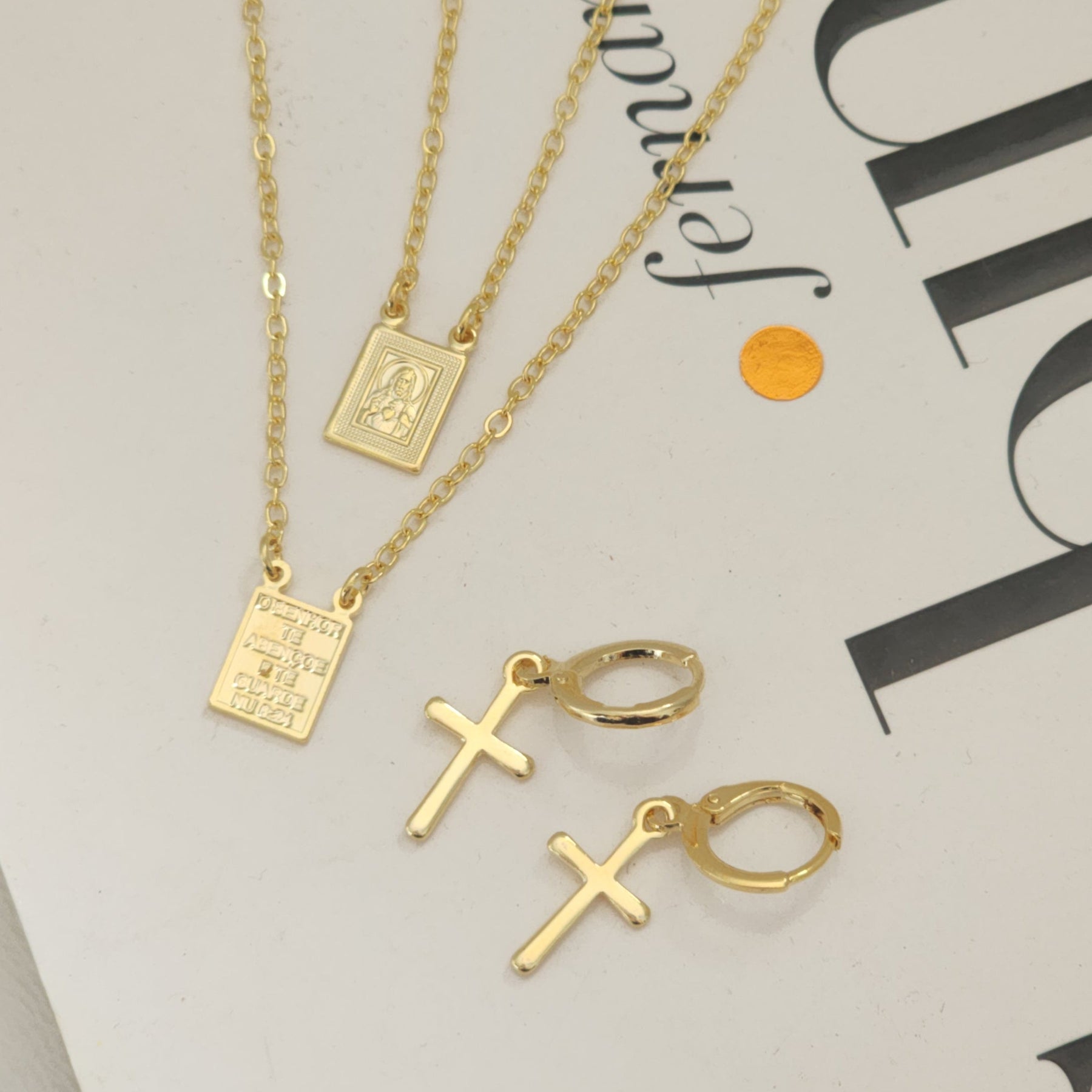 Kit Colar Escapulário Jesus Cristo + Brinco Argola Cruz - Banho de Ouro 18k