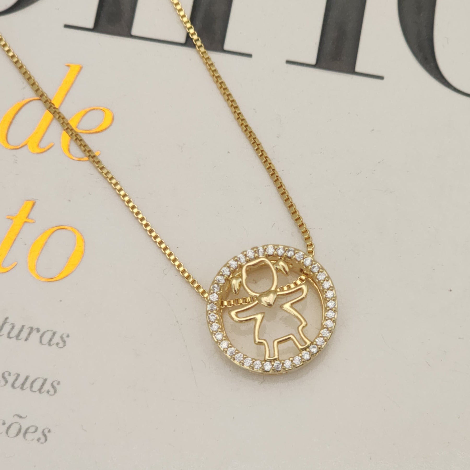 Colar Filhos Menina Cravejado - Banho de Ouro 18k