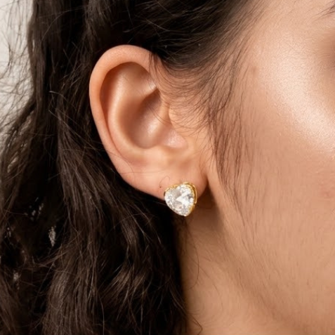 Brinco Coração Ponto de Luz Zircônia Cristal - Banho de Ouro 18k