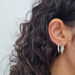 Brinco Argola Listrada com Fios - Banho de Ródio Branco