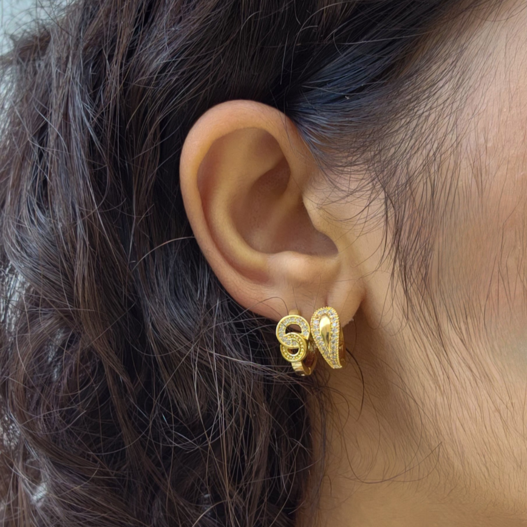 Brinco Argola Click Nó Cravejado em Zircônia – Banho de Ouro 18k