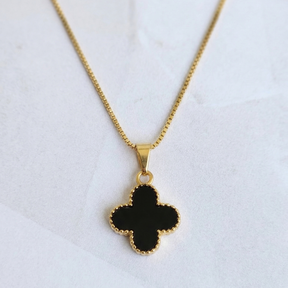 Colar Trevo Resinado Preto - Banho de Ouro 18k